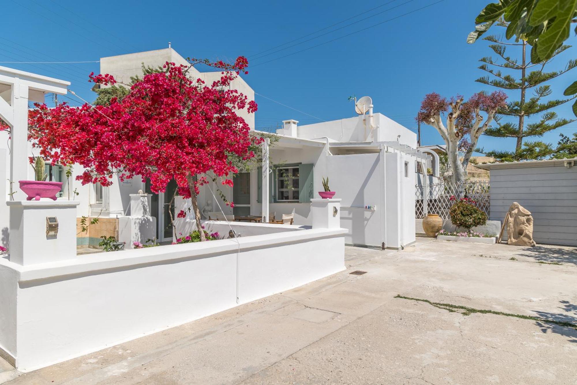 Lina And Babis' Home Adamantas  Екстериор снимка