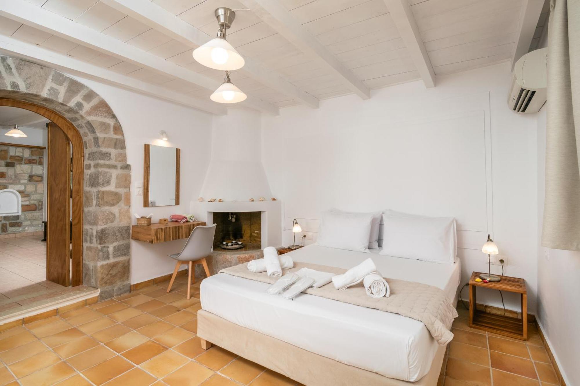 Lina And Babis' Home Adamantas  Екстериор снимка