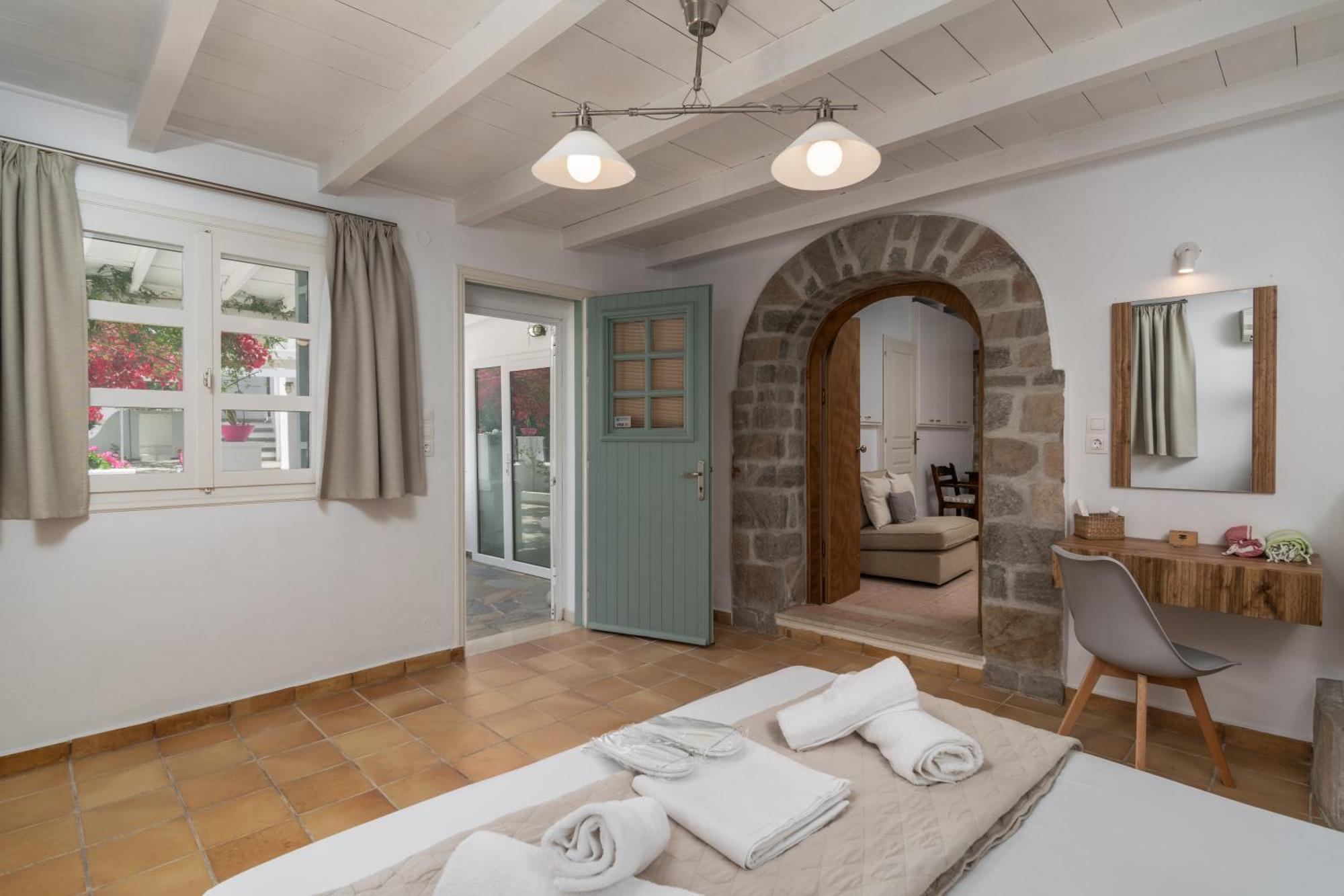 Lina And Babis' Home Adamantas  Стая снимка